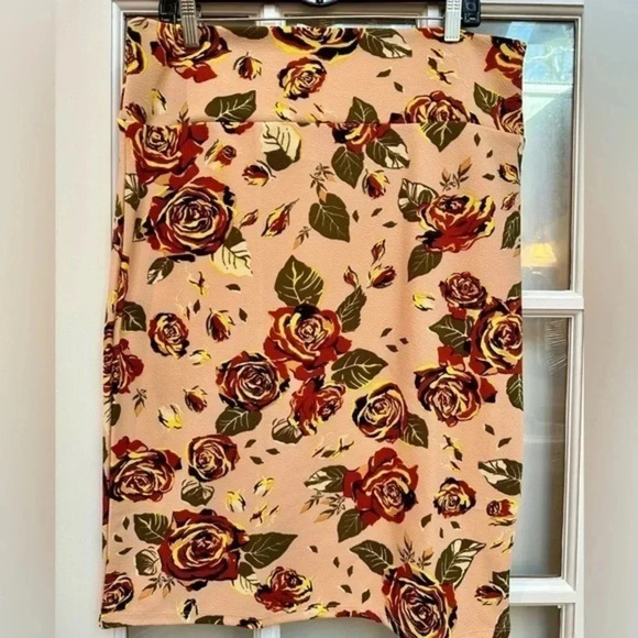 LuLaRoe | Cream Bright Rose Floral Cassie Pencil Skirt Plus Size 2X NWOT - Picture 1 of 9